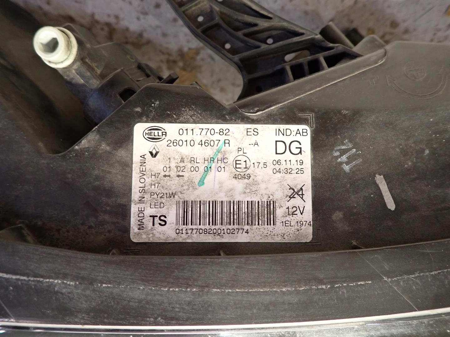 light front front right RENAULT KADJAR LED 2015- 260104607