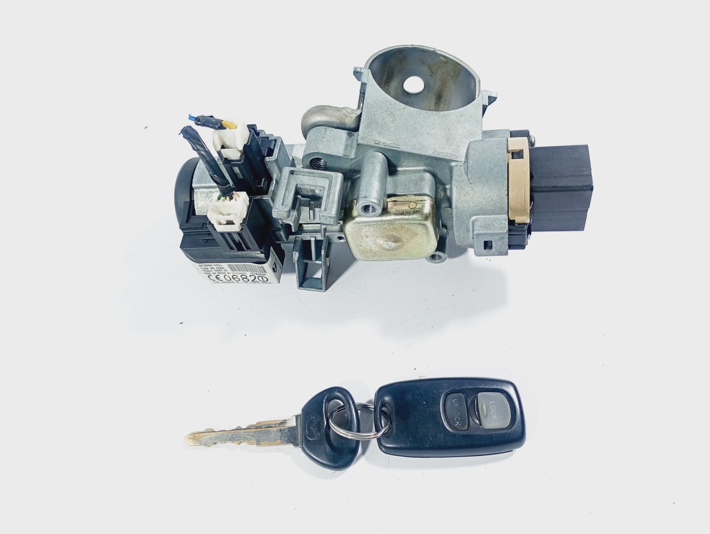 ignition z with key OE GJ6A66938A Mazda II 2 03-07