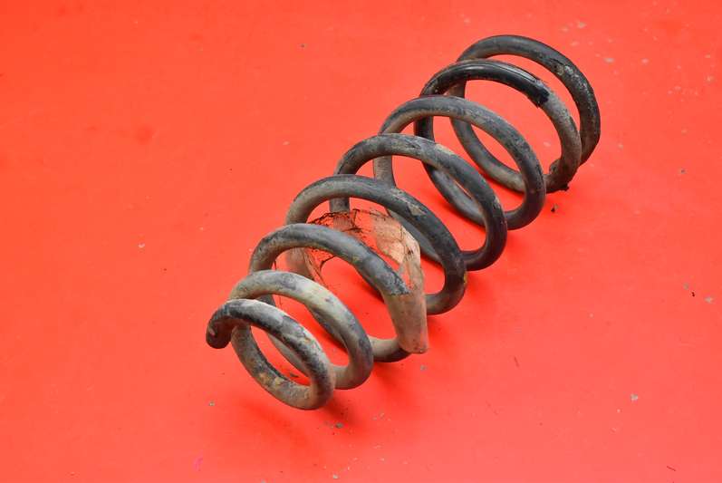 spring front front HYUNDAI SONATA 5 V NF 2.0 CRDI 140 KM 05-08