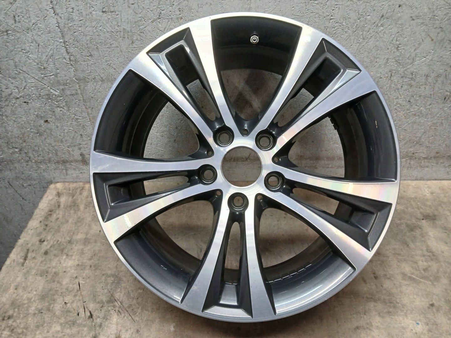 disk hliníkový BMW 8J 18" ET52 5X120 6796211