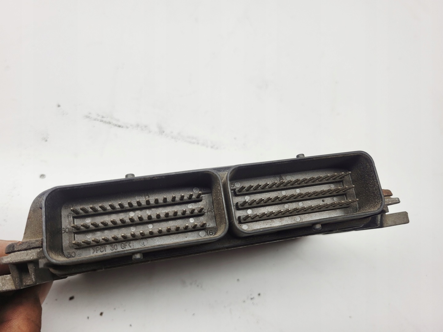 computer control unit of the engine RENAULT CLIO II 1.4B S110030314A 8200019639