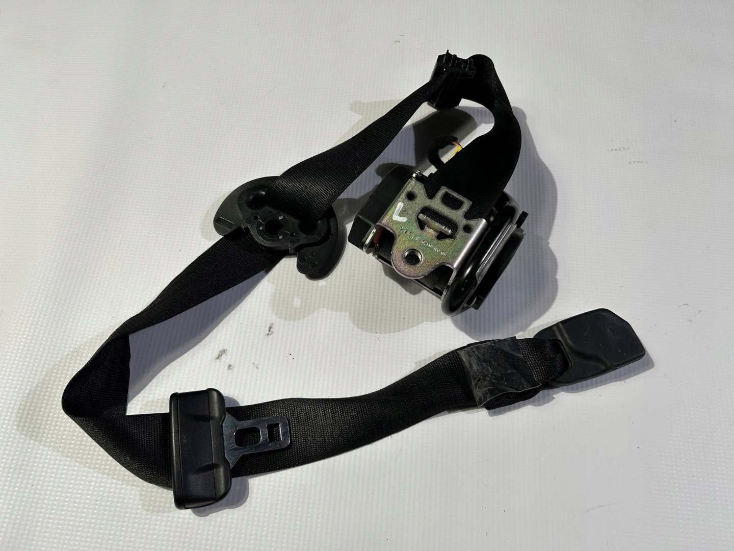 tension belt safety front front left driver´s Maserati Ghibli M157 2013