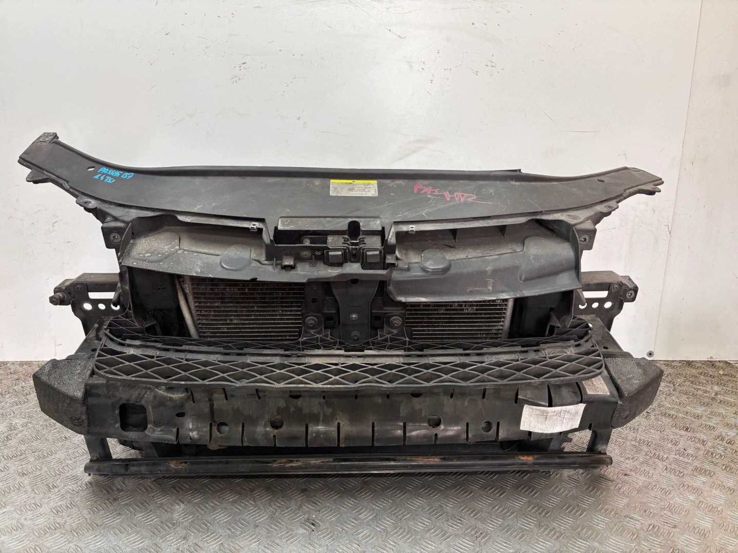 support panel for radiators Z CHLODNICAMI sider VW PASSAT B7 1.4 TSI