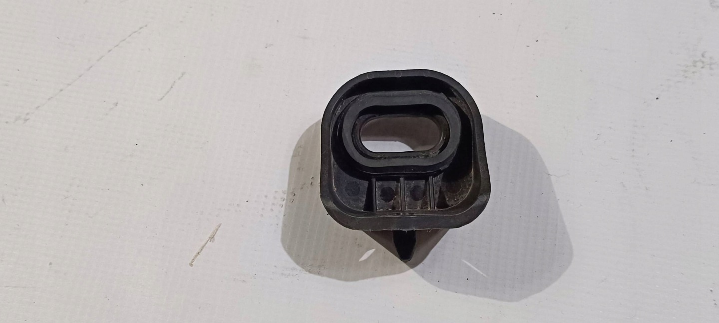 upper holder bracket radiator Chevrolet Camaro 2009-2015