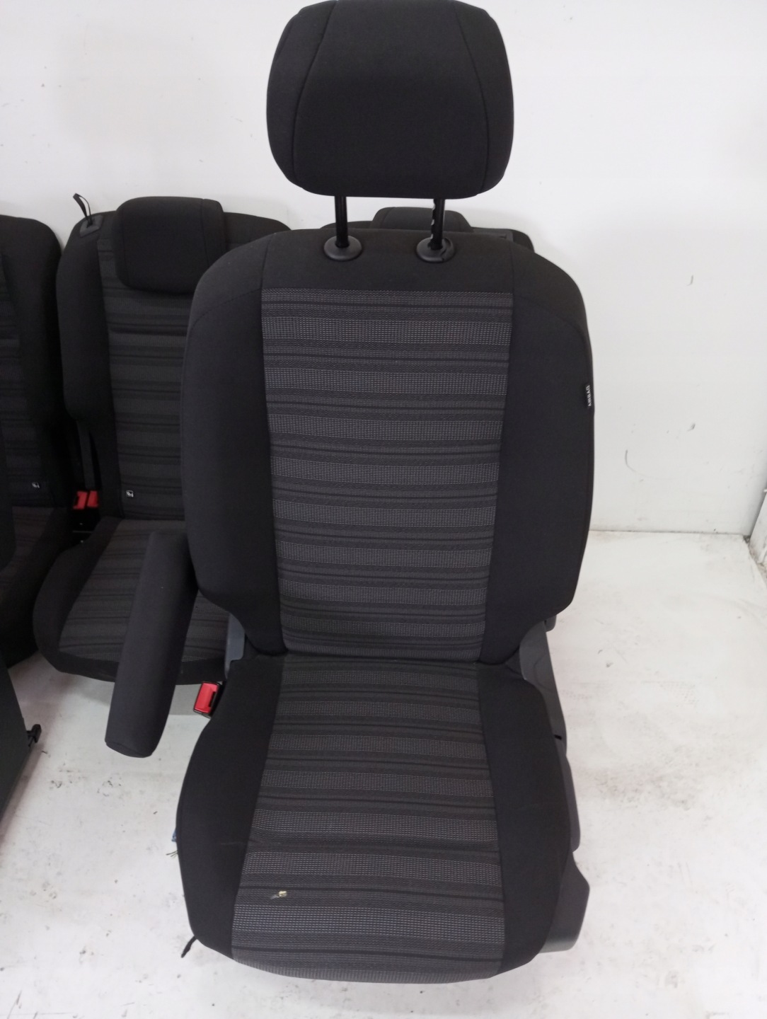 verkleidung Sitze 5 achse material OPEL COMBO E 23r