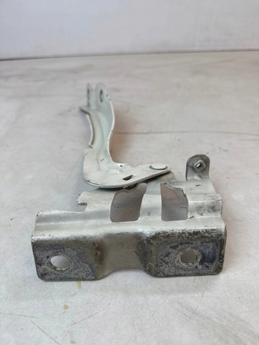 hinge bonnets front front right Kia Rio III
