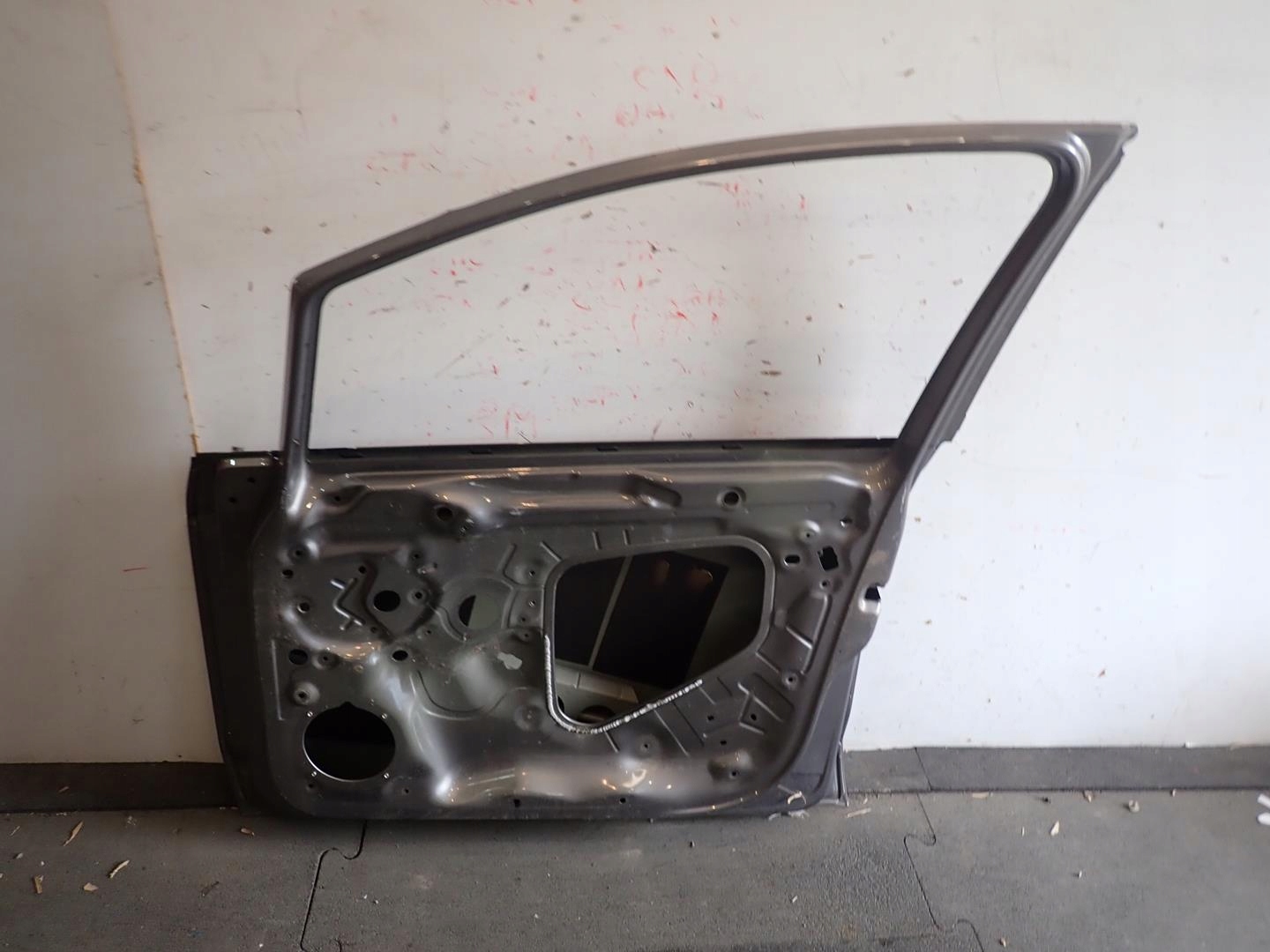 door front front right VW SPORTSVAN 2014