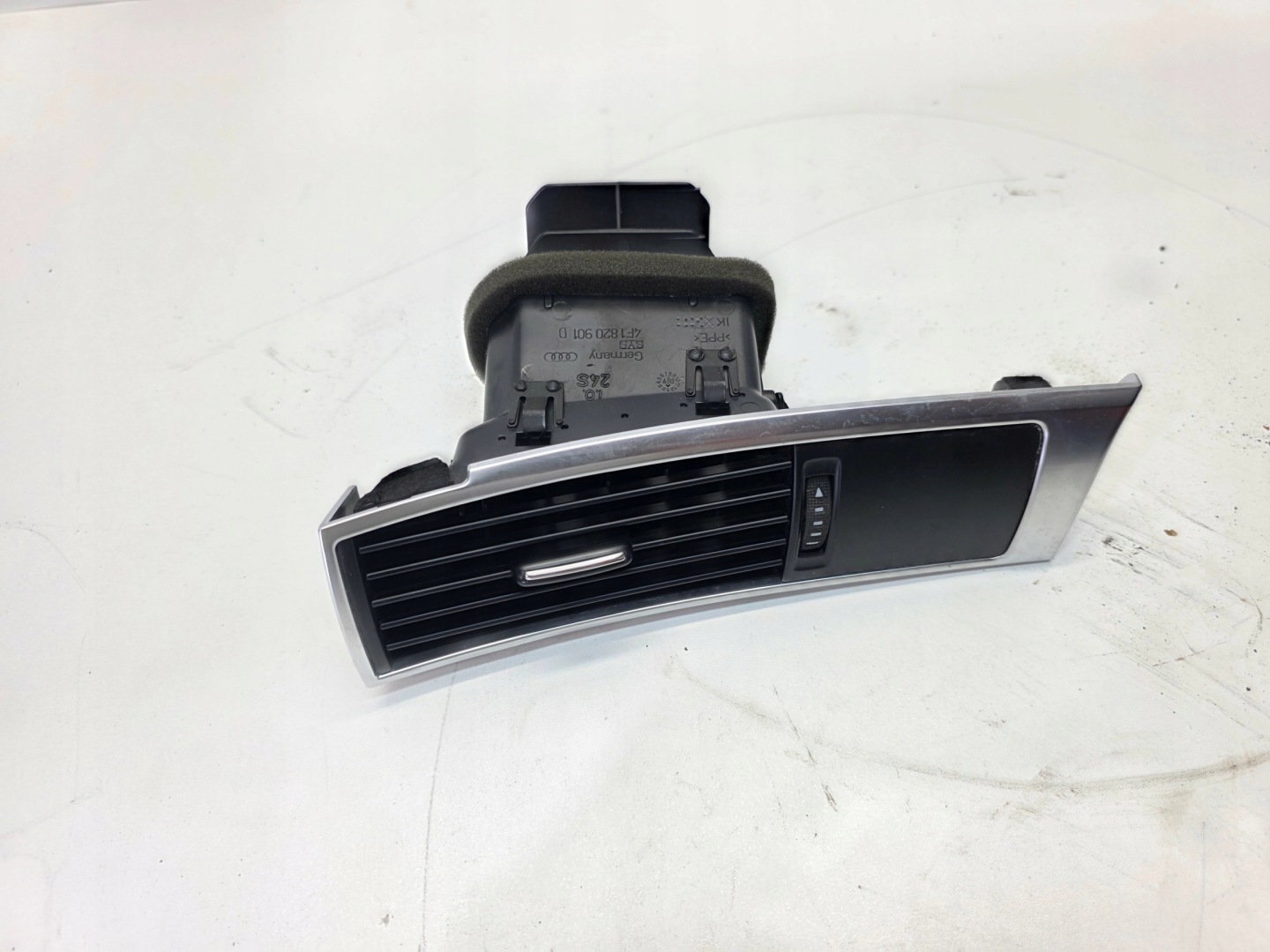 grid air conditioning devices left AUDI A6 C6 LIFT 4F1820901D
