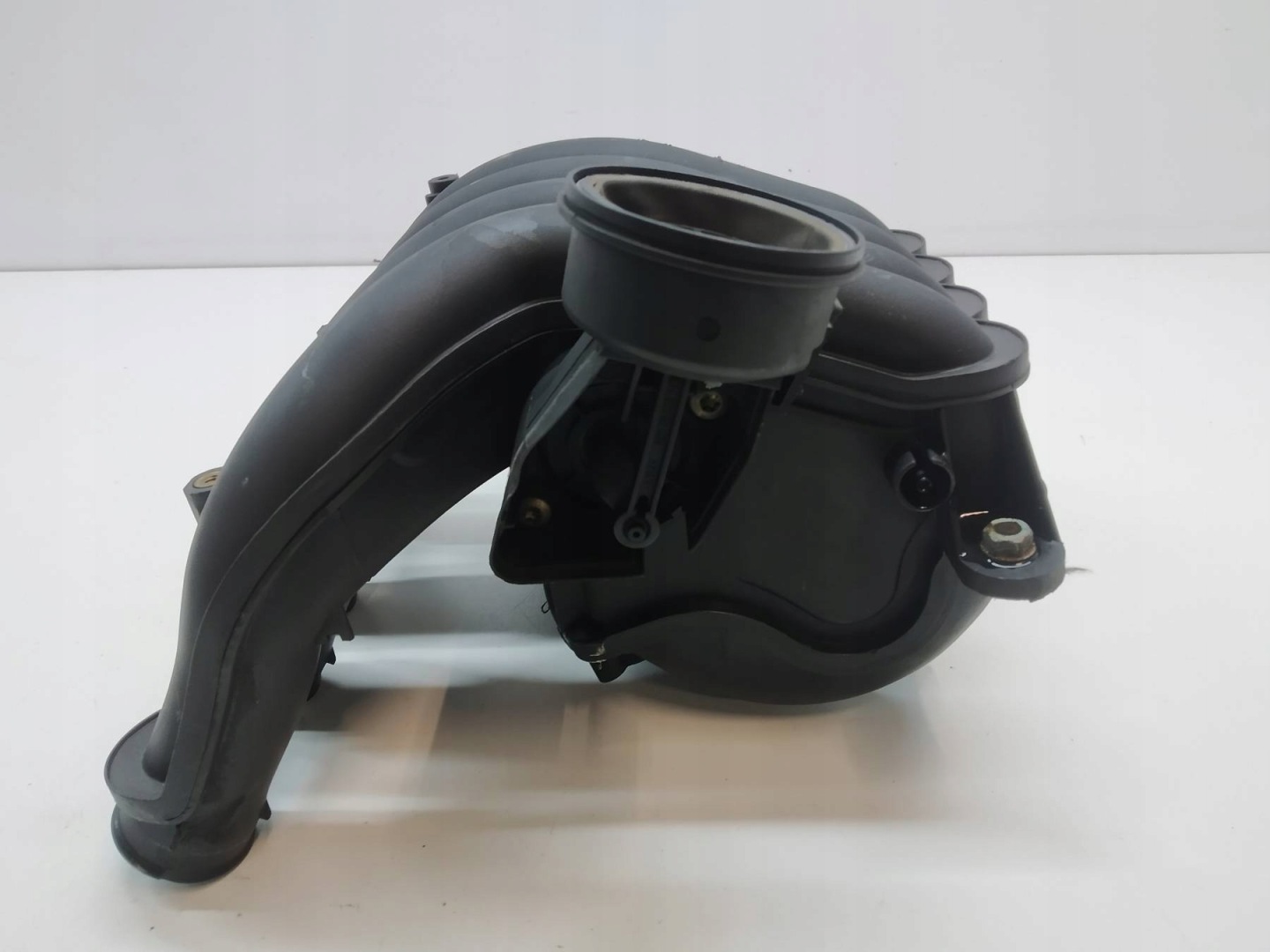 intake manifold 06B133210AD 1.6 8V Audi A4 and (1994-2001) B5