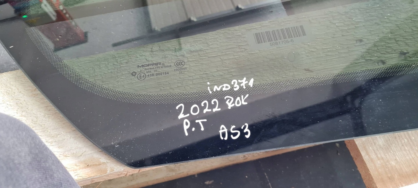 Chrysler Pacifica 2022 window bodywork right right rear part P68238494AC 22R