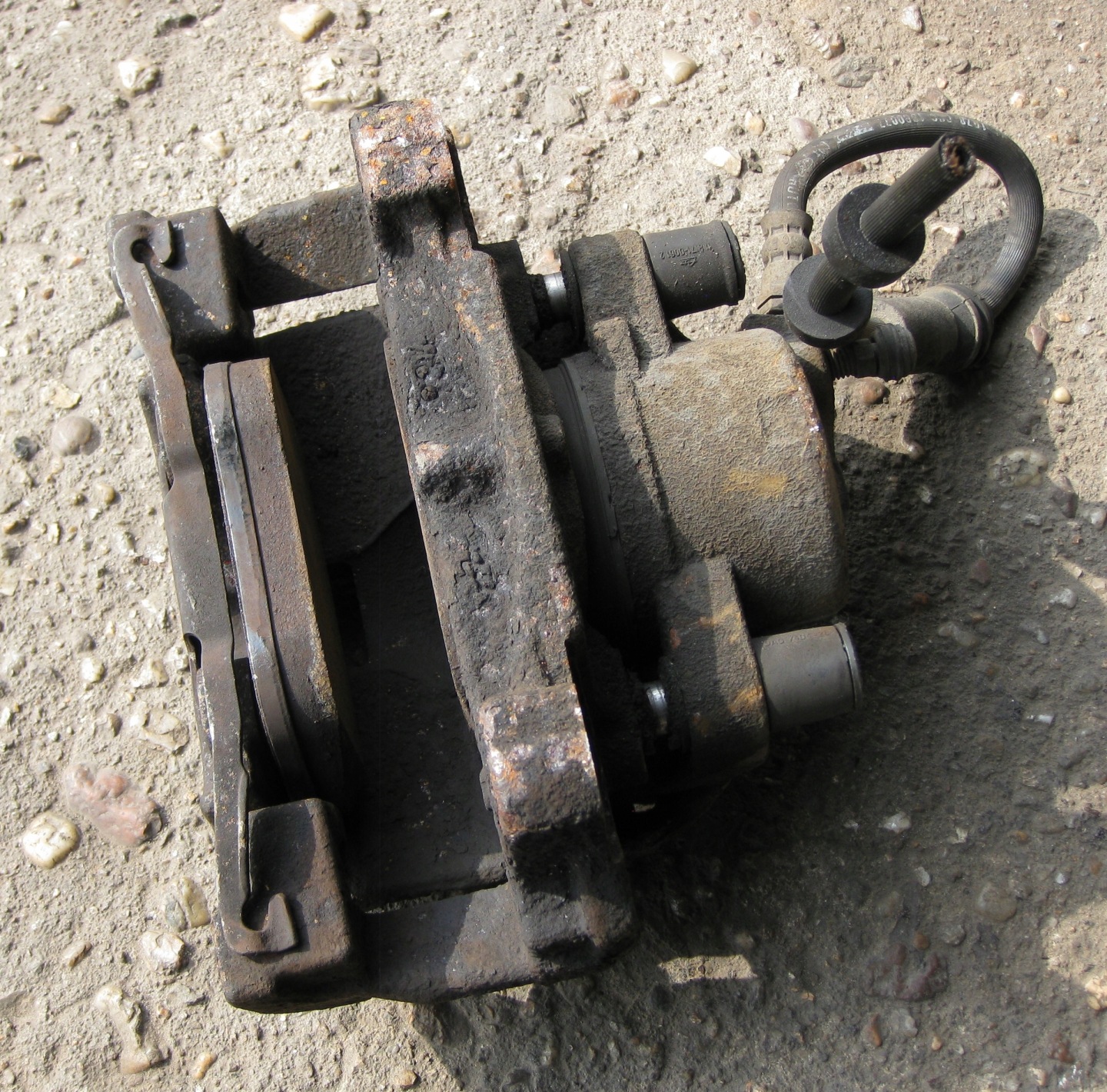 FORD MONDEO MK4 2.0 TDCI 10R caliper brake left front