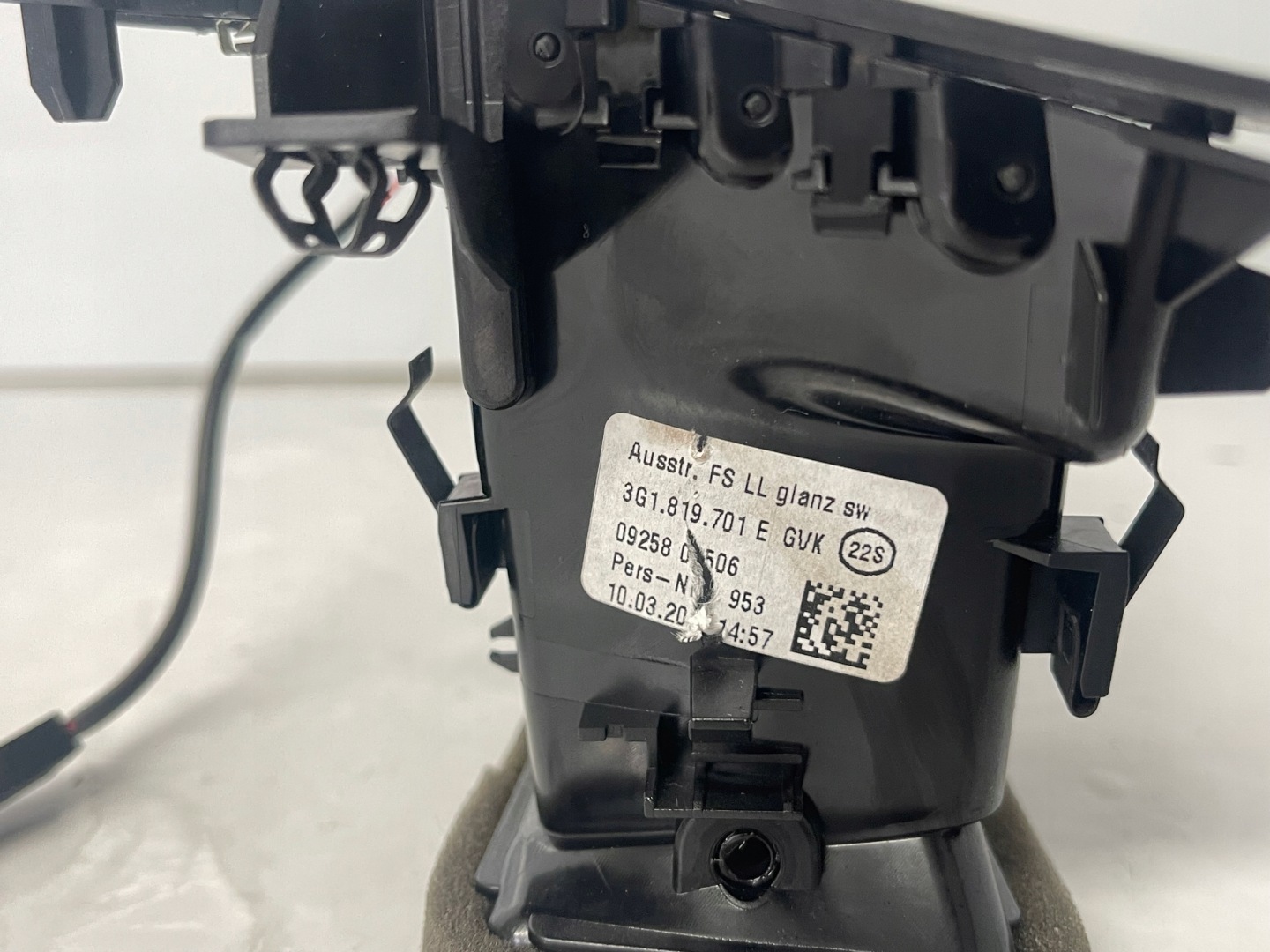 VW ARTEON PASSAT B8 grid air conditioning devices left 3G1819701E