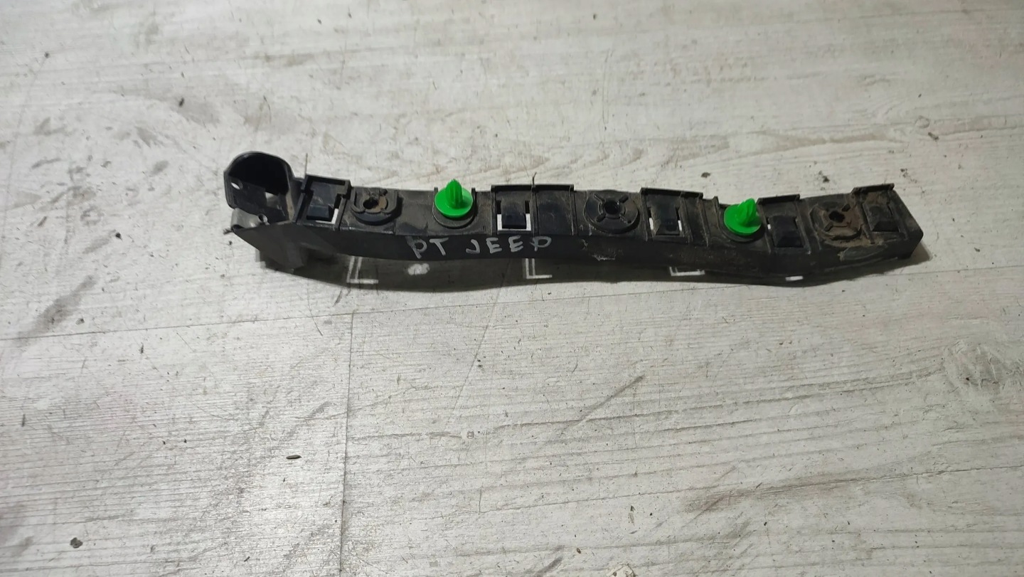 Jeep Cherokee KL 15r. 2.0d heck Seite links Halter der Stoßstange