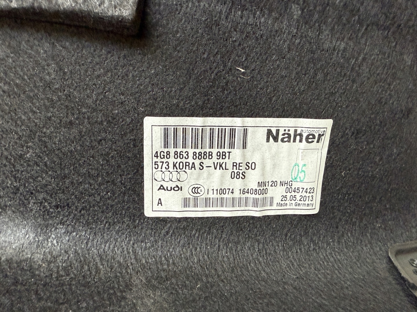 AUDI A7 4G8 boot upholstery right 4G8863888B
