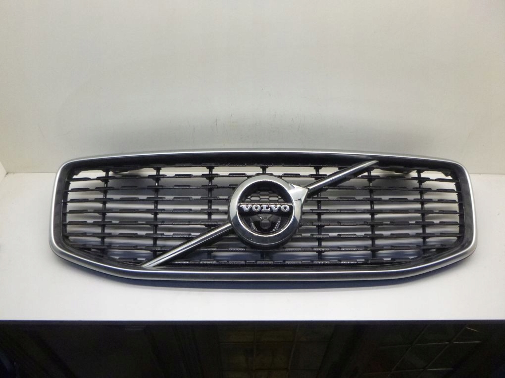 VOLVO XC60 XC 60 II 2 R-DESIGN 17- GRILL GRILL