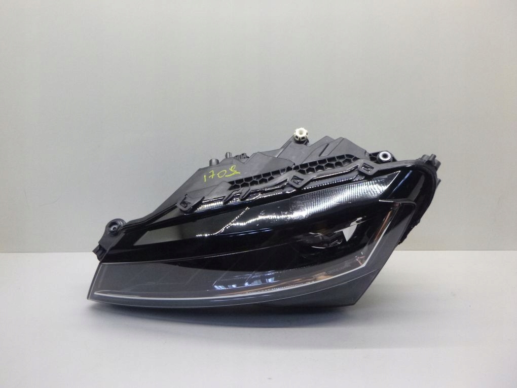 SKODA SUPERB LIFT III 3V0 3V1 FULL LED front left