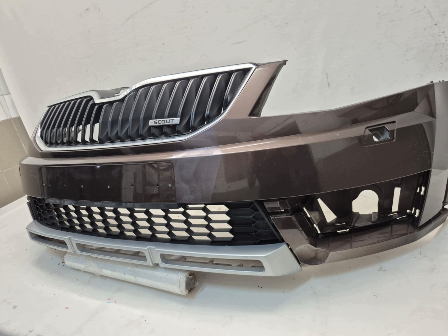 SKODA OCTAVIA III 3 12- SCOUT bumper front front SPR