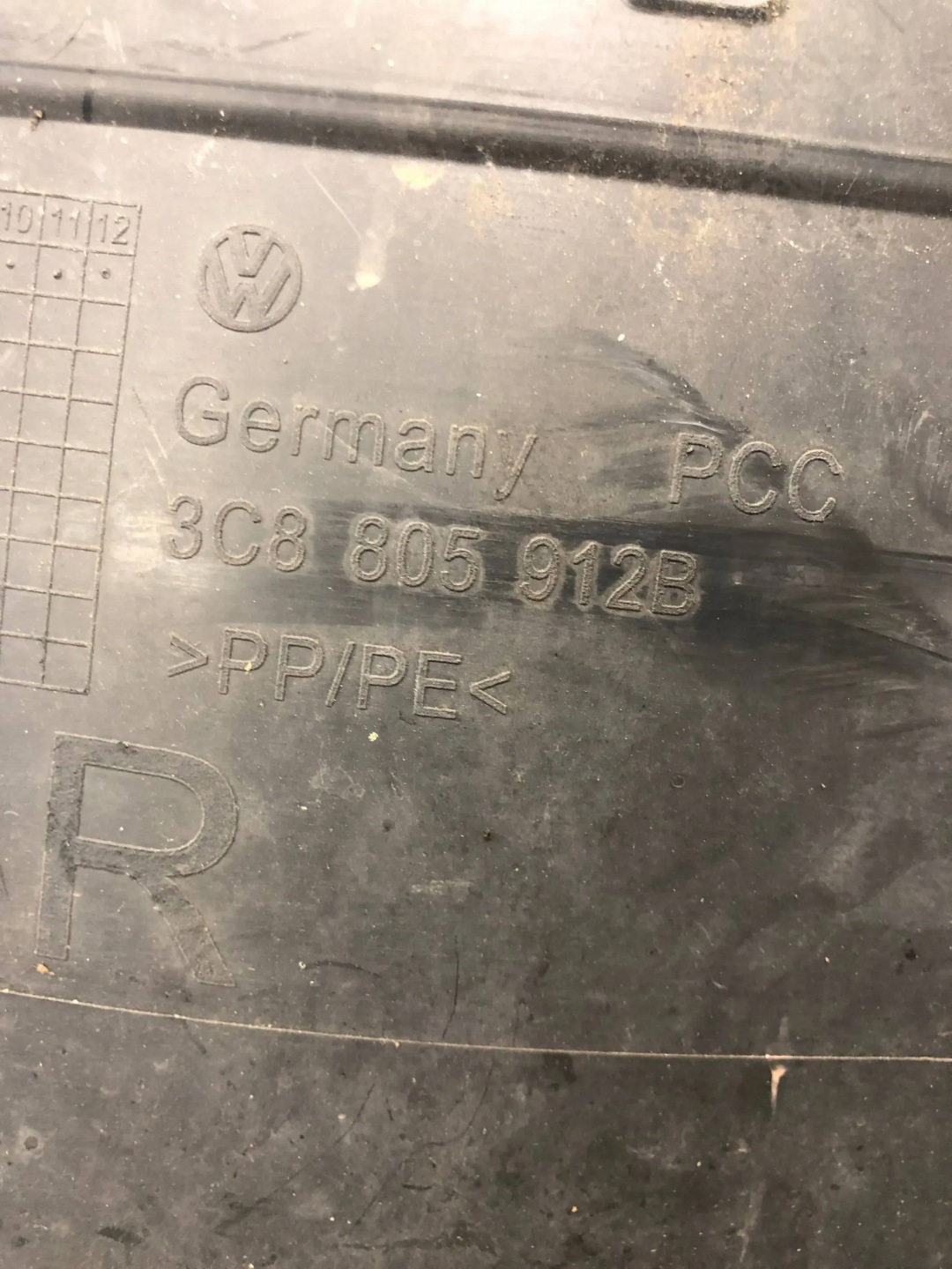 NOSEK NADKOLA right front VW PASSAT CC LIFT 3C8805912B