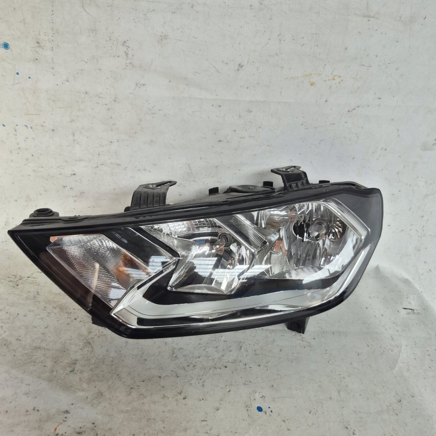 AUDI A1 II 82A light left front front ZWYKLA 82A941003