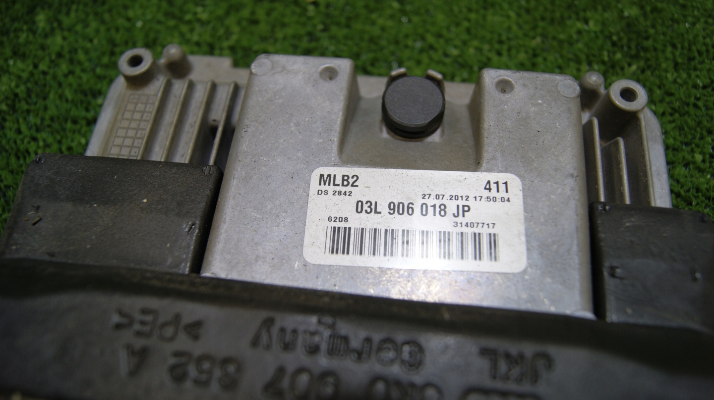 computer of the engine control unit AUDI A4 B8 03L906018JP 0281017372 2.0TDI