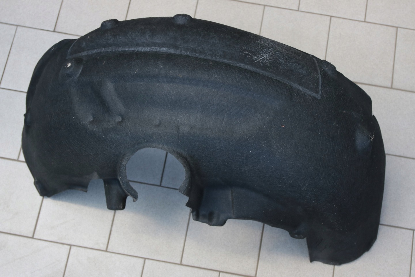 BMW 8' G14 G15 ORYGINALNE mudguard left rear. left rear part 7374743