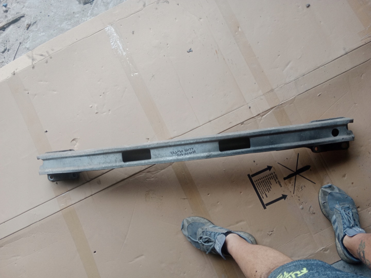 bumper support rear part PEUGEOT 5008 and 9686202680