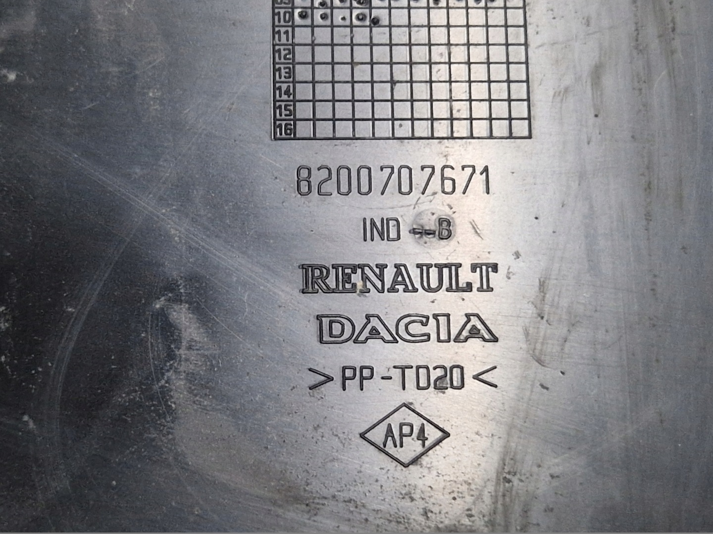 držiak Obal akumulátora DACIA SANDERO a 1 8200707671