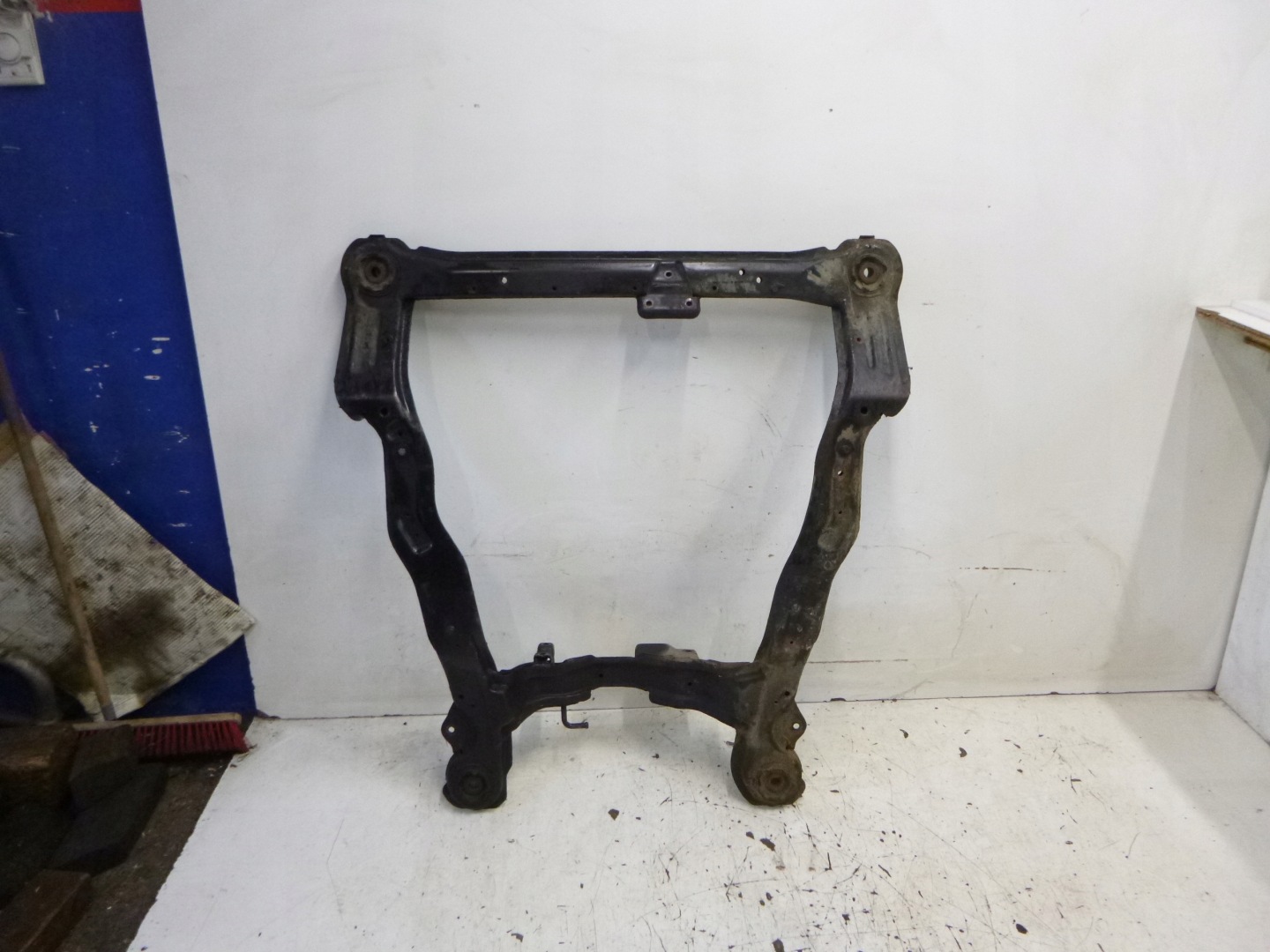 axle beam lawa subframe below engine front Hyundai Santa Fe and 2.4 B 01-06 OE EU