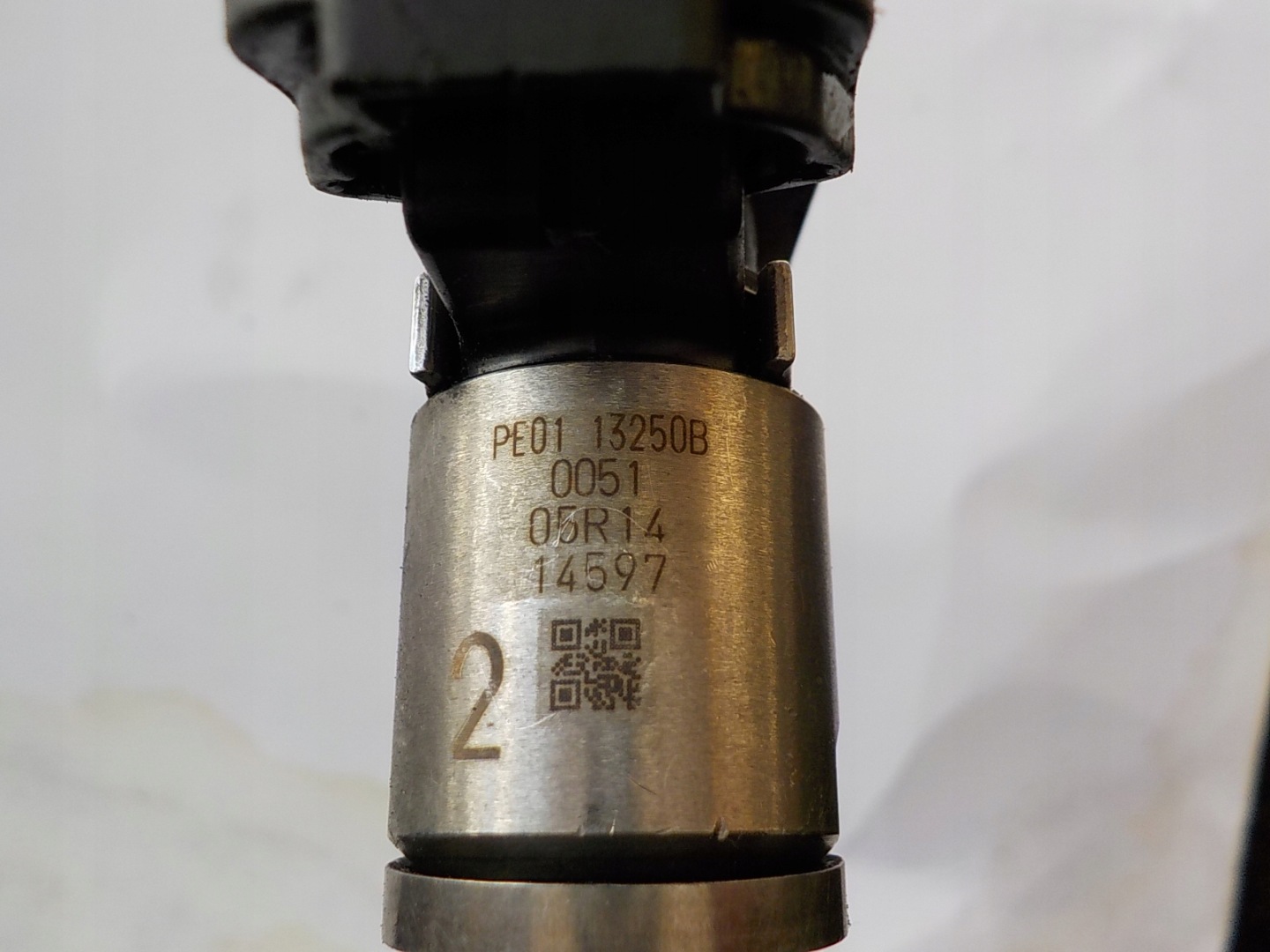 MAZDA 6 2.0 B injector PE0113250B