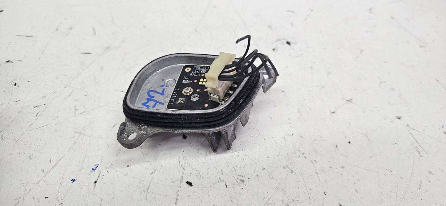 Volkswagen Golf VIII 8 5H control unit LED module reflektora 90157100