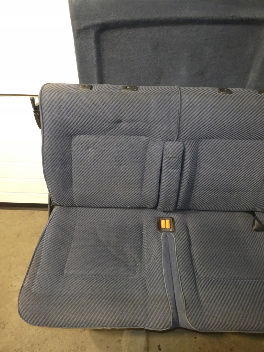 VW T4 SITZ POTROJNY SITZ LAWKA HECK HINTEN ABDECKUNG, HUTABLAGE