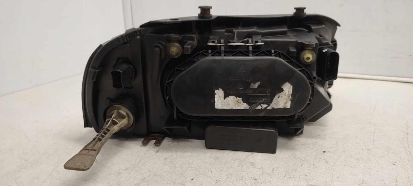 light front front left VW Sharan and LIFT