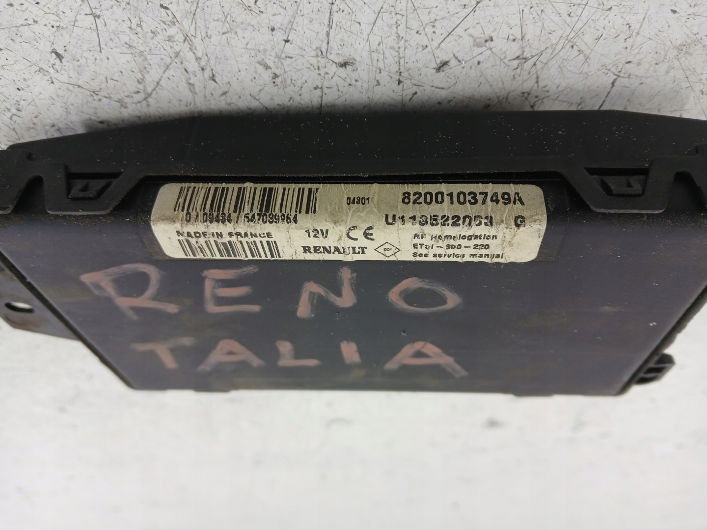 RENAULT THALIA et LIFT Unité commande confort 8200103749A