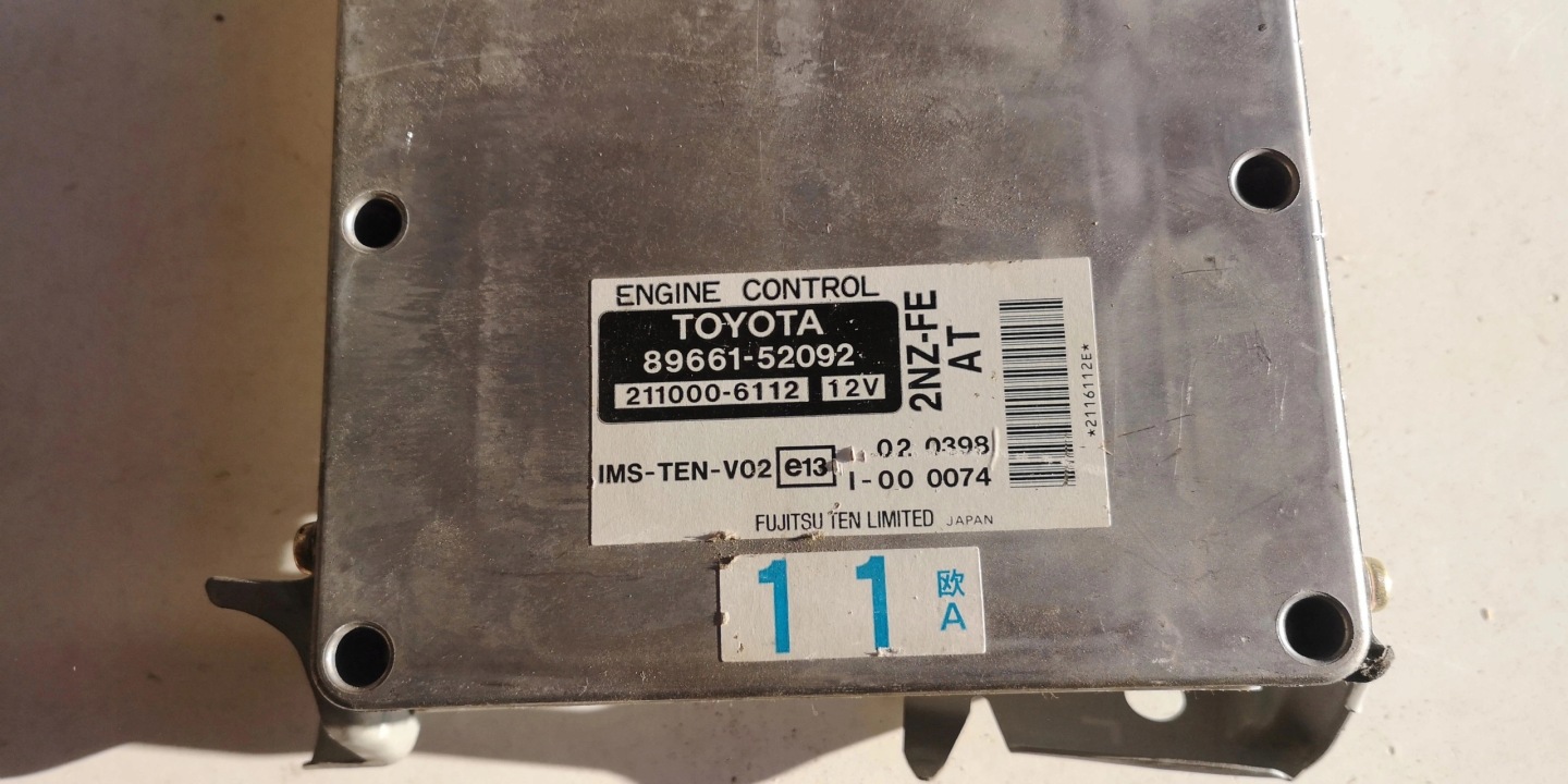 TOYOTA YARIS 89661-52092 211000-6112 computer ECU