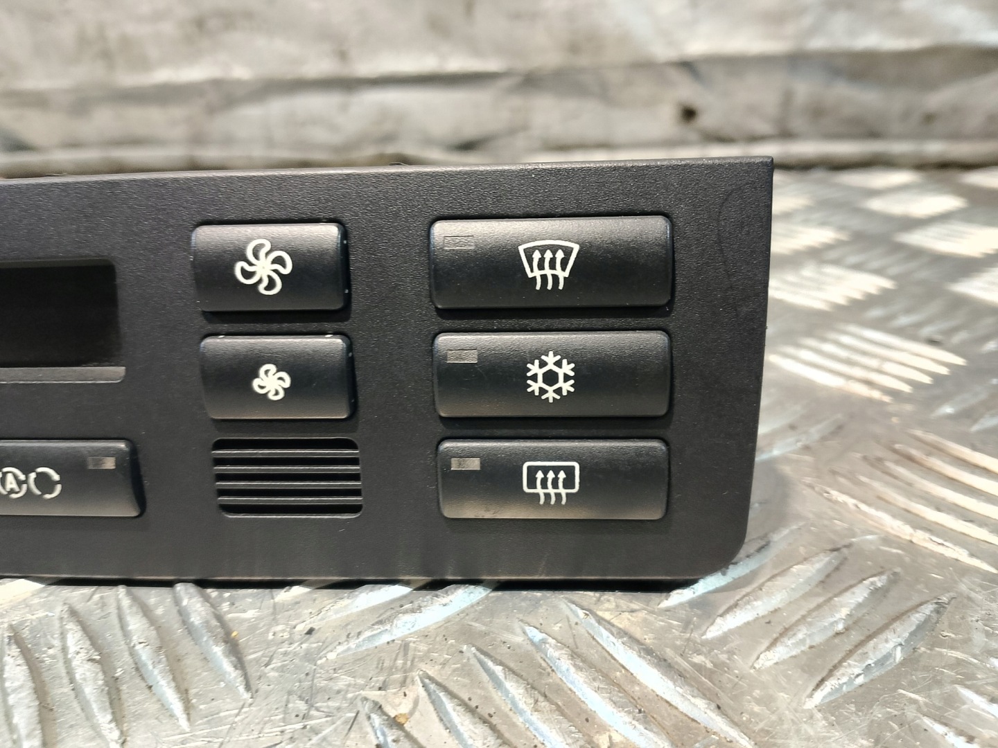 vezérlö panel a klímának BMW E46 LITF FL 64.11 6931604