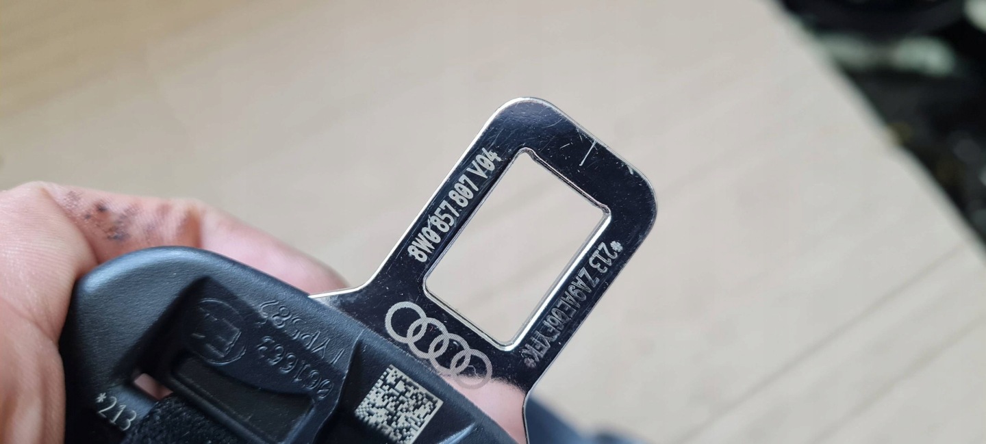 A4 B9 8W Gurten Sicherheits heck mitte 8W0857807 A5 8W