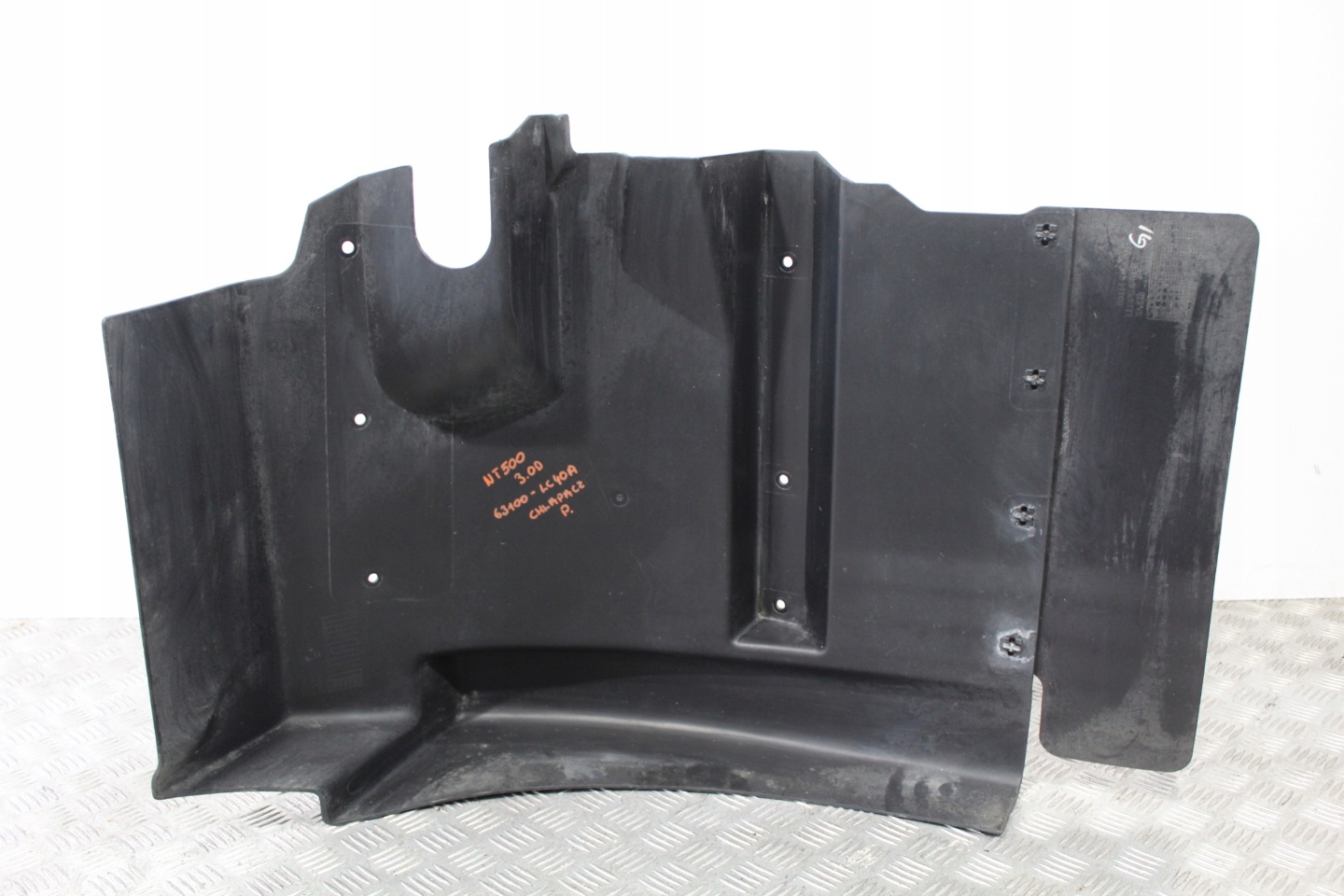 mudguard mudguard flap right NISSAN NT500 63100-LC40A