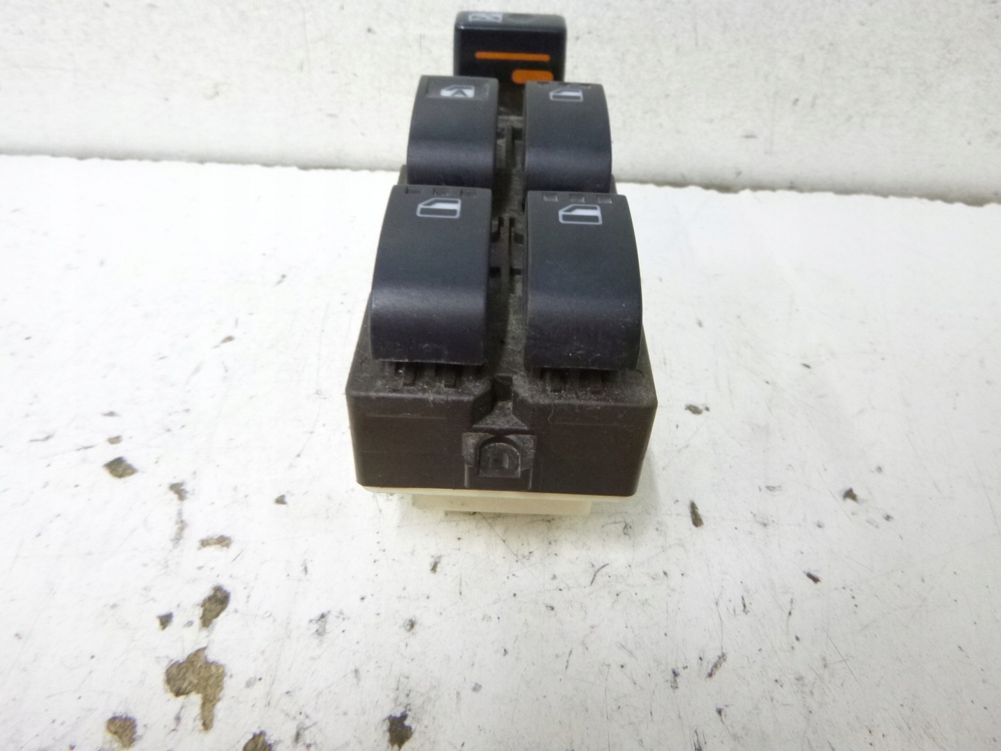 switch panel of the window left Daihatsu Materia 2009r. 84820-B1060