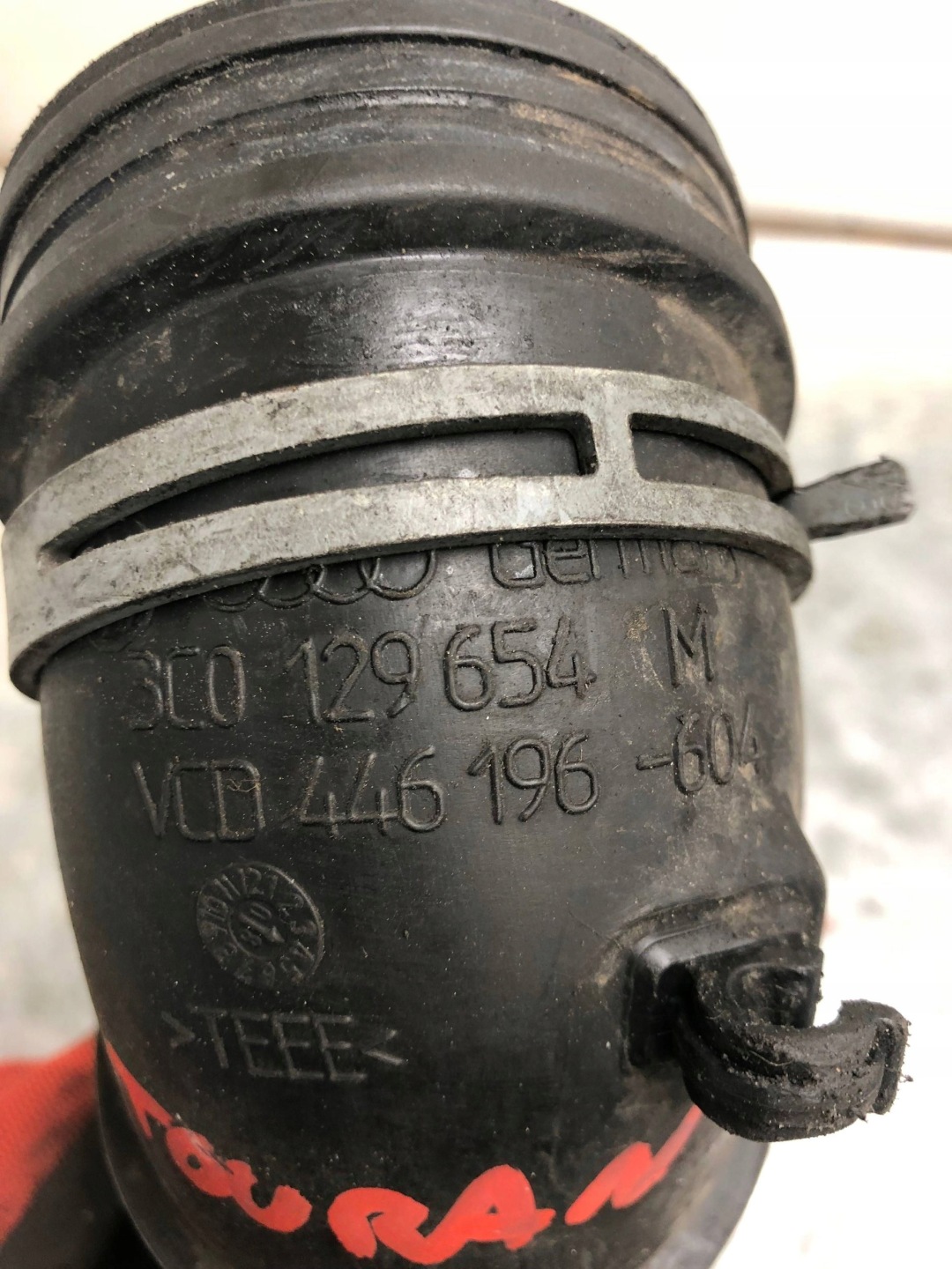 pipe air hose VW TOURAN and 3C0129654M