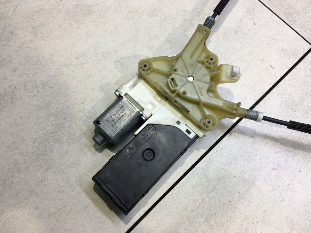 window regulator left front LAGUNA III 807010002R