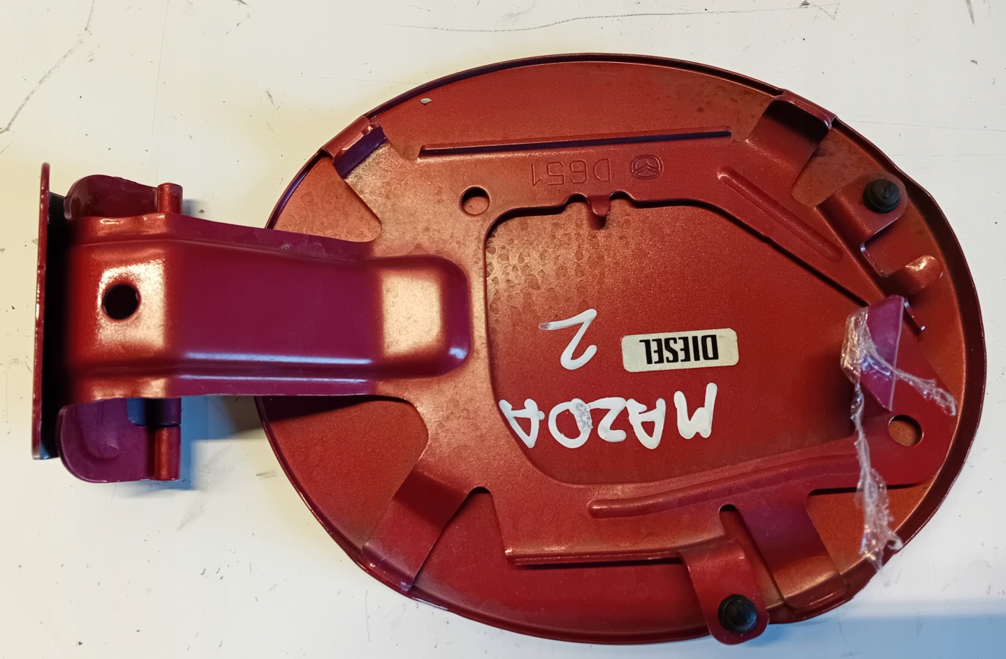 Tankklappe des Kraftstoffsbehälters MAZDA 2 DE