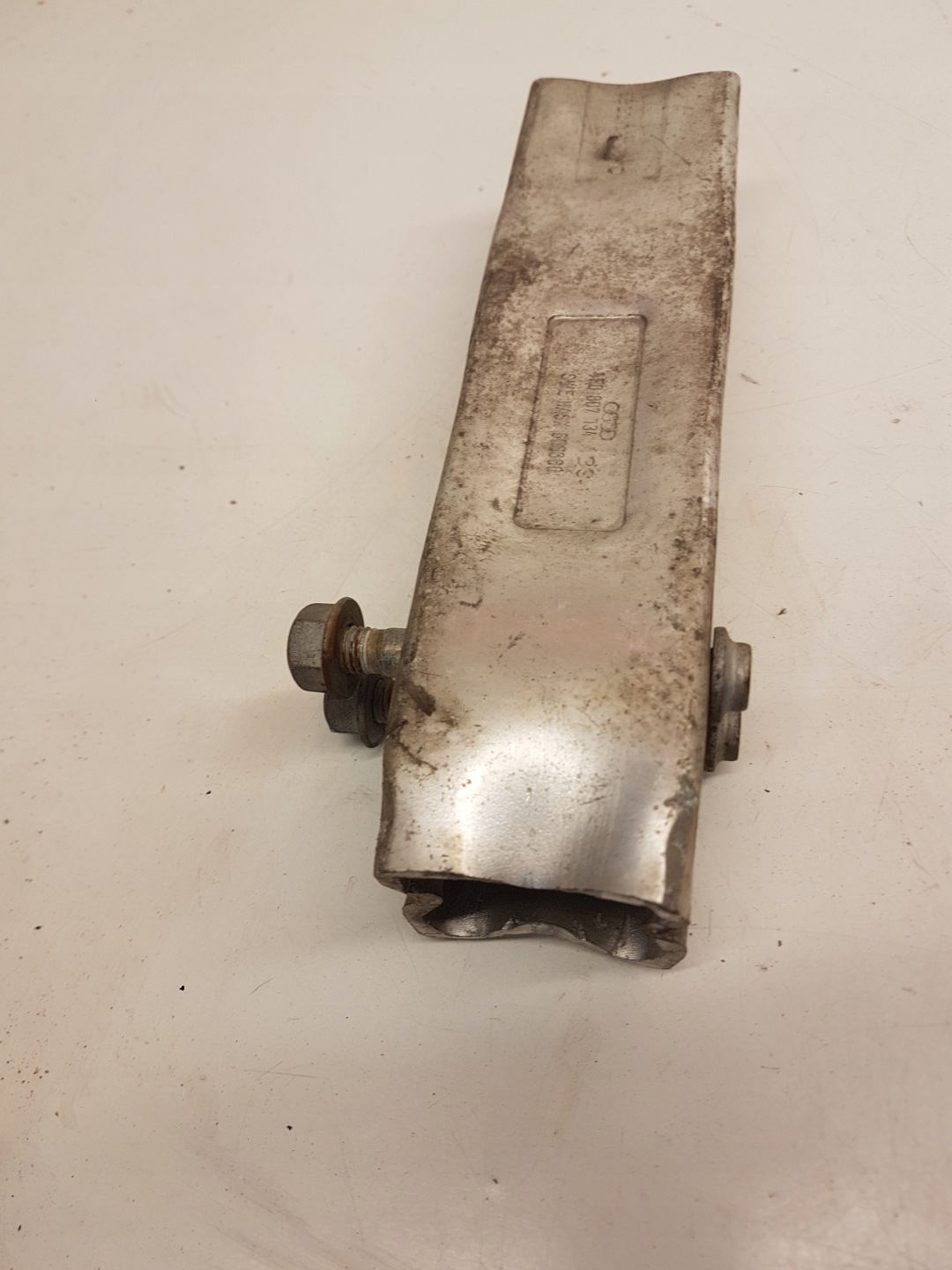 špička nosníku pravý předek AUDI A6 C6 4F0807134