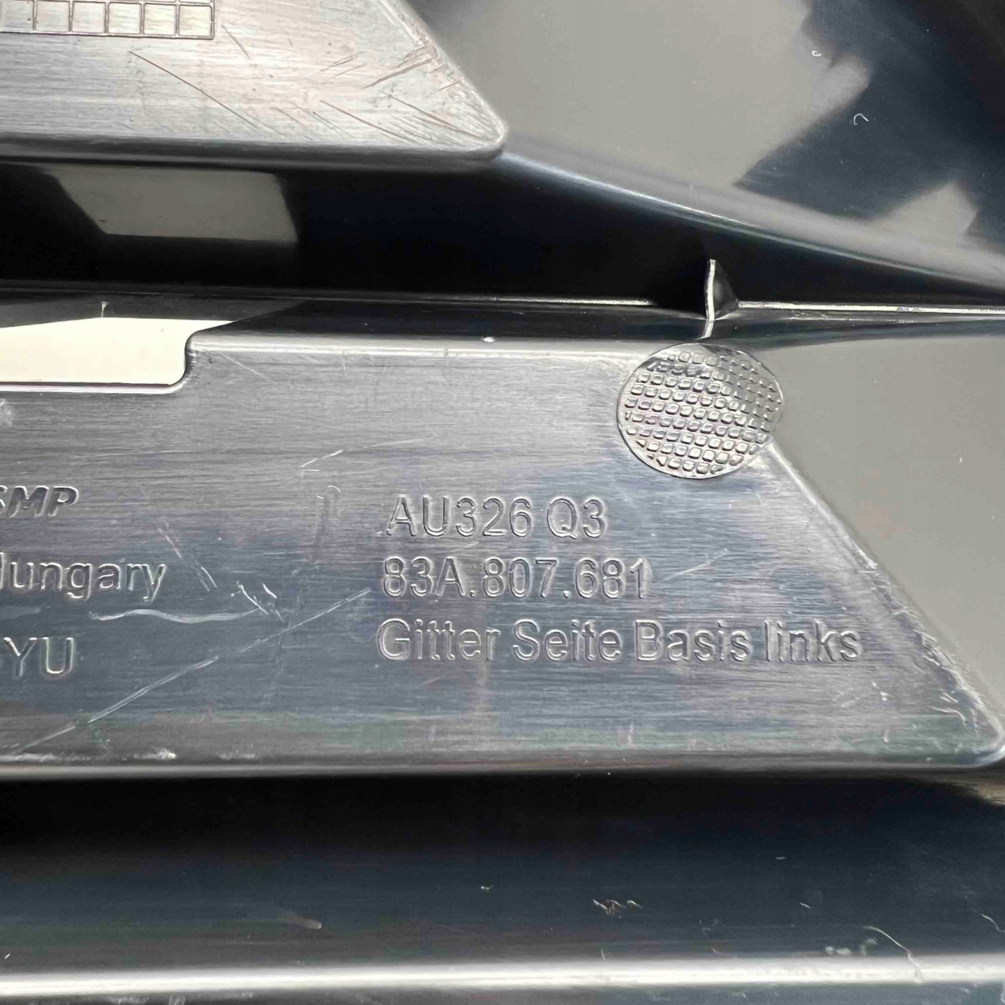 AUDI Q3 83A 2020R grid of a bumper left front 83A807681