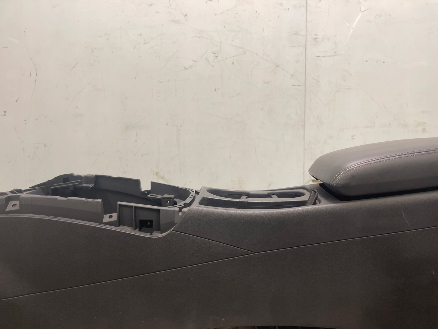 TUNEL central AUDI A5 8T Sportowy/Coupe 07-17 8K0864981F console