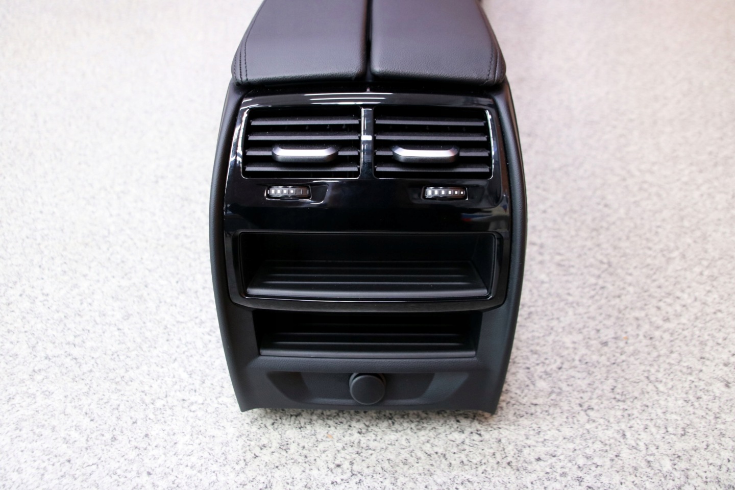 BMW G30 G31 TUNEL central armrest DEKOR MANUAL EUROPA