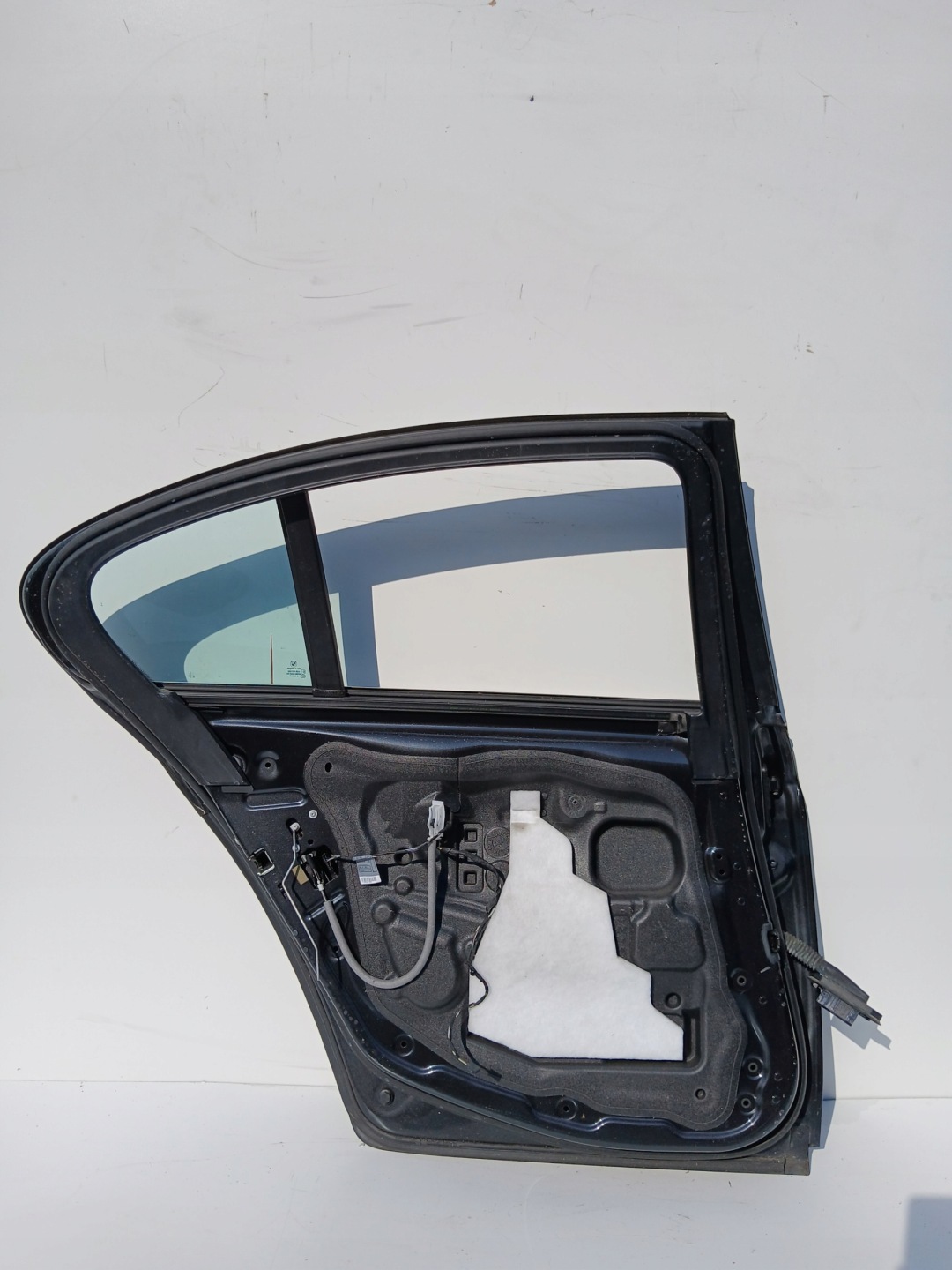 door left rear. BMW F10 B90