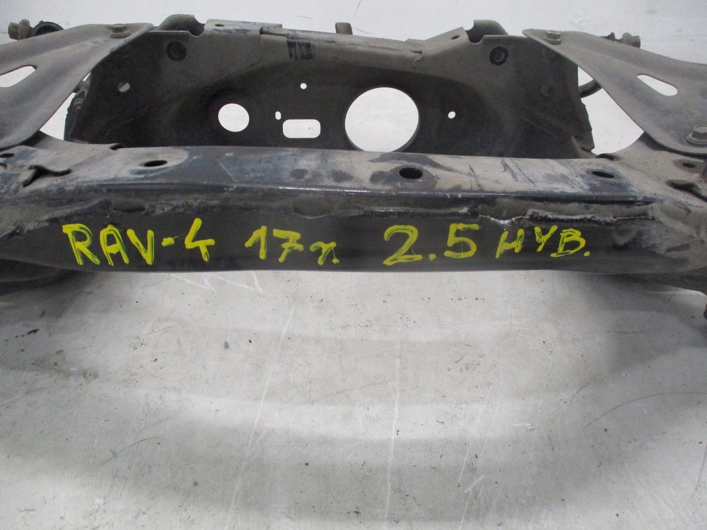 axle beam subframe axle beam TOYOTA RAV 4 HYBRID rear part