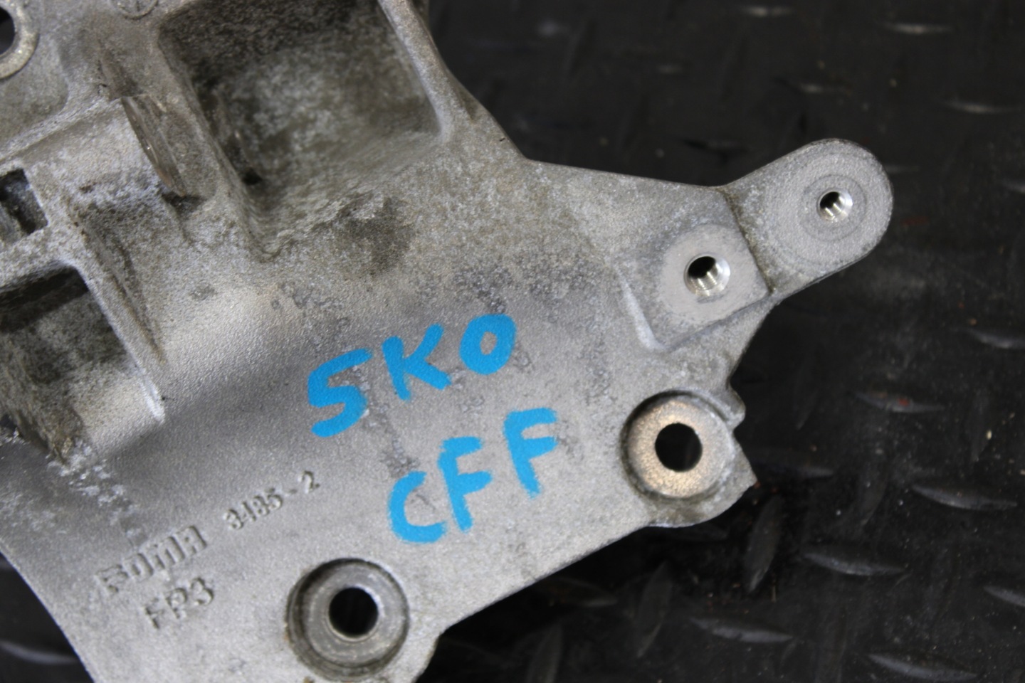 Support Support plaque Moteur VW GOLF VI 6 5K0 03L903143Q