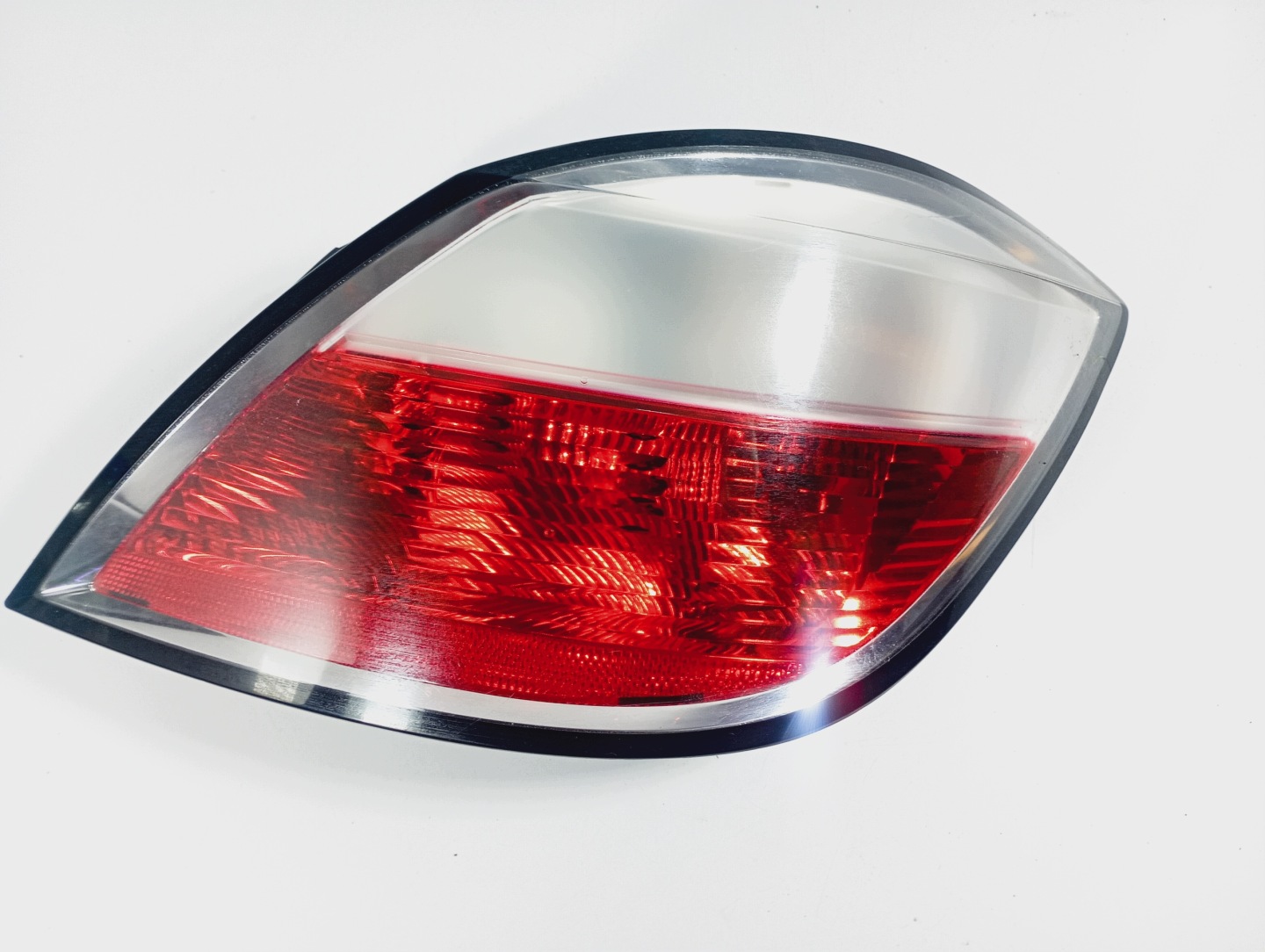 light right rear rear part OE 159732 Opel Astra H 04-10