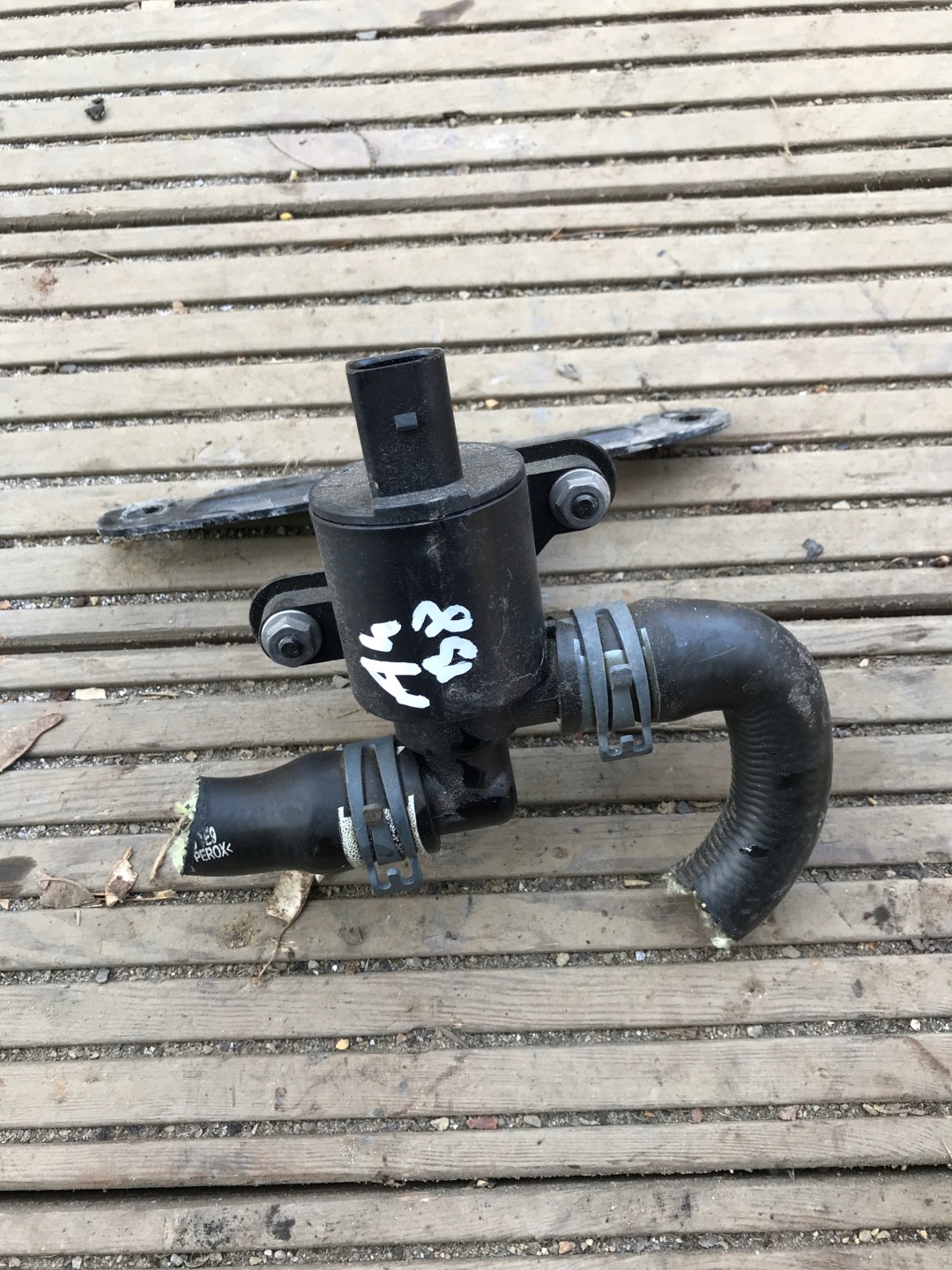 supplementary water pump AUDI A4 B8 A5 LIFT